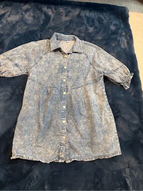 Classic Light Wash Denim Button-Up Shirt Dress